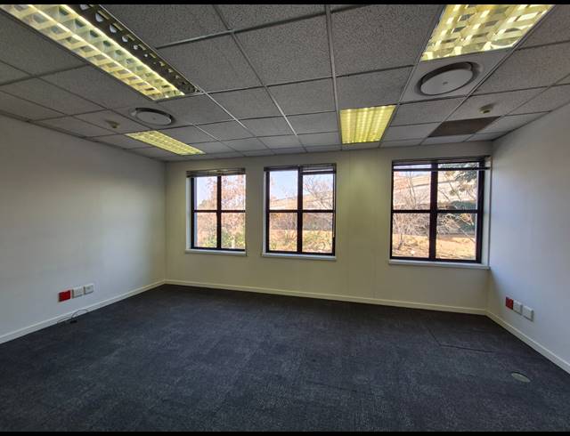 1,312M² OFFICE TO LET IN SANDTON CENTRAL